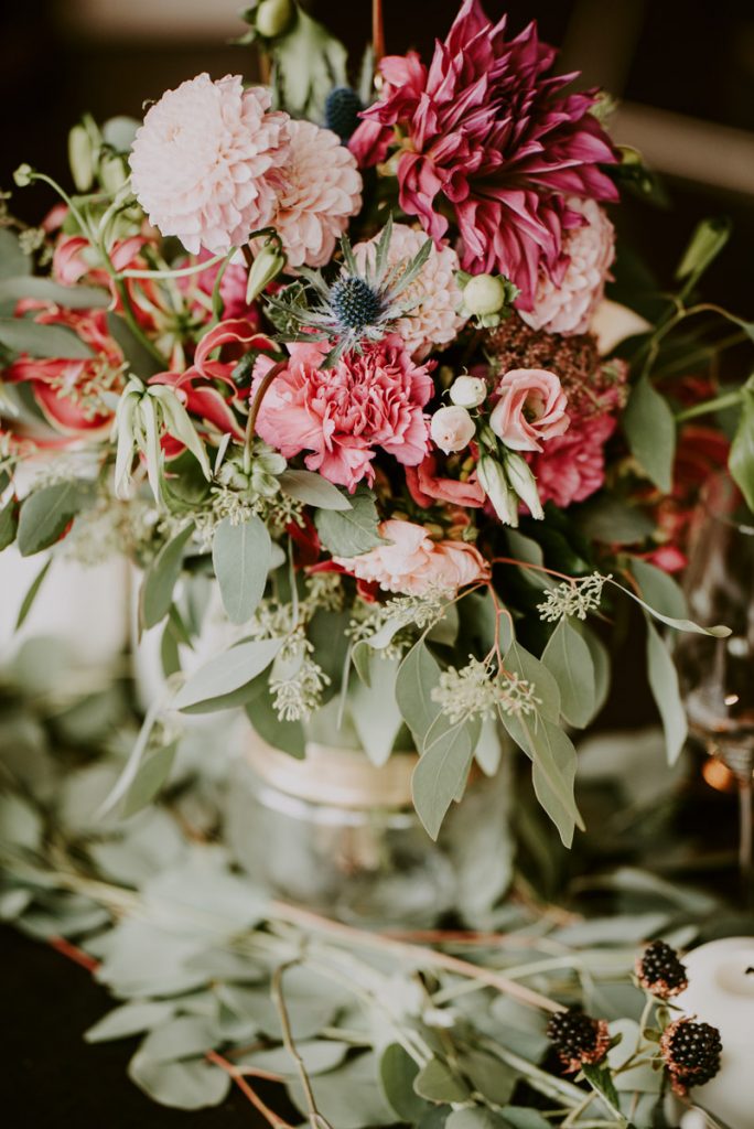 Blumen Farbkonzept mit hellen Farbtönen