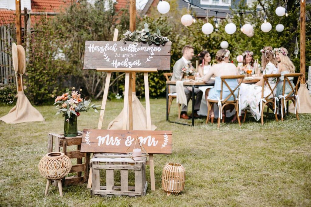 Eingansschild für die Gartenhochzeit