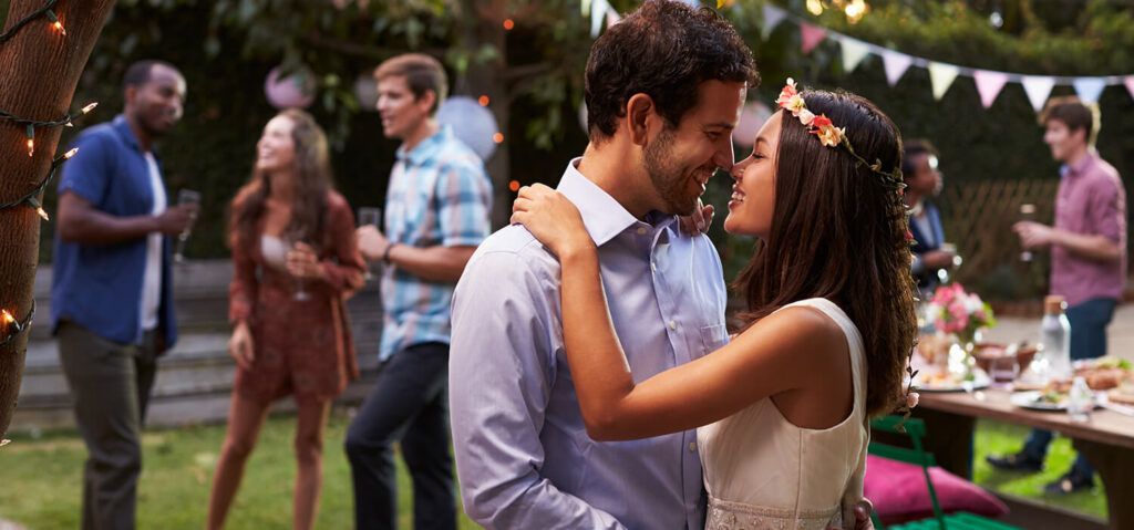 ZWAYT Blog Titelbild Verlobungskleid Ratgeber