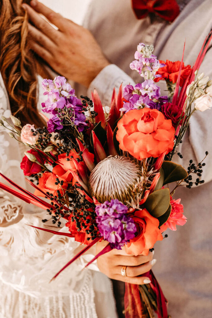 Farbenfroher Brautstrauss
